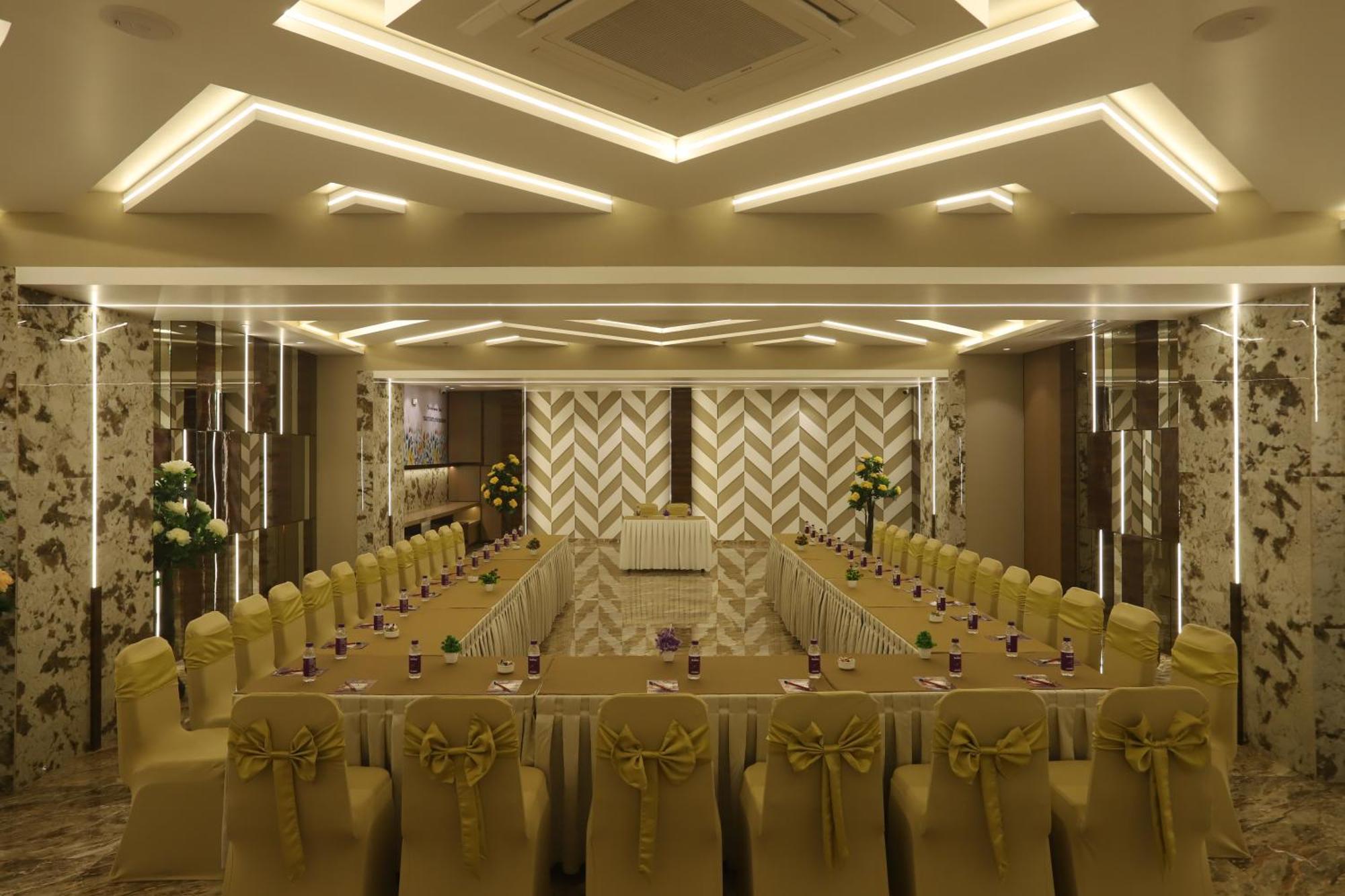 Hotel Auris & Banquets, Mumbai International Airport Екстер'єр фото