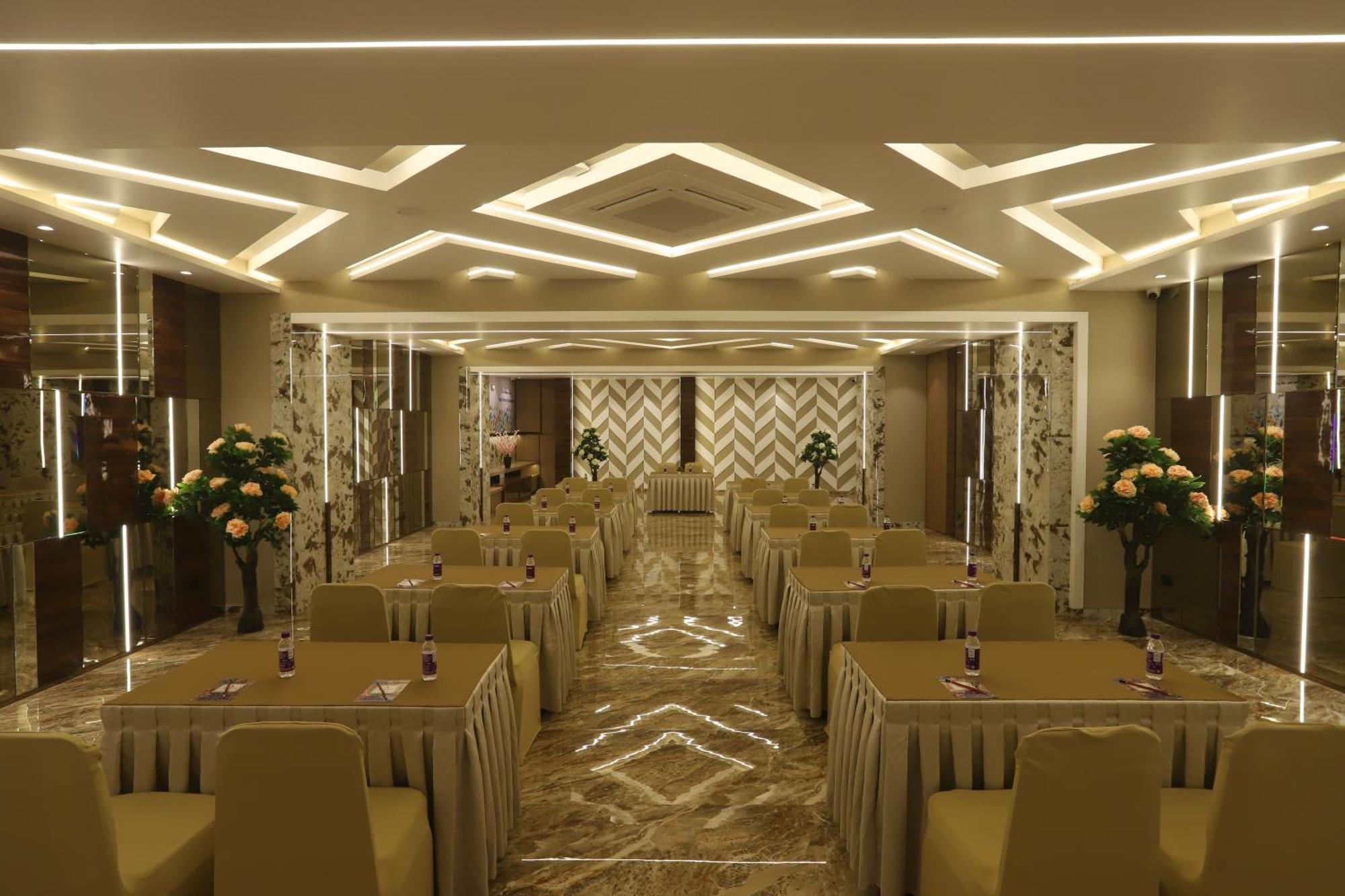 Hotel Auris & Banquets, Mumbai International Airport Екстер'єр фото